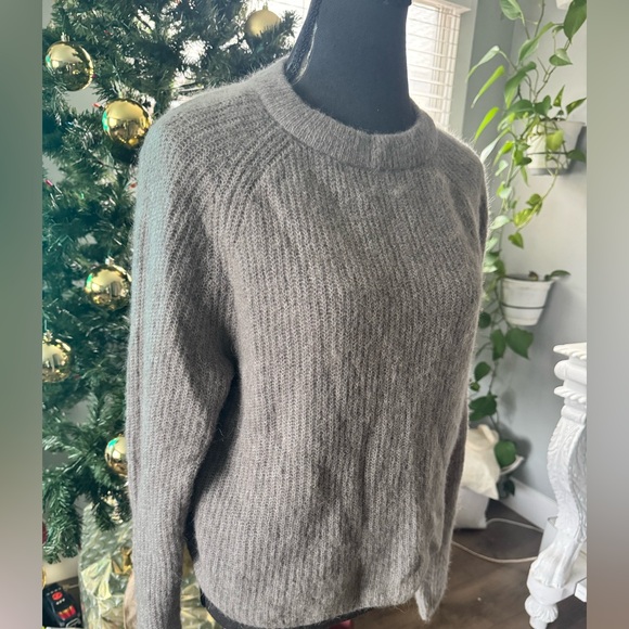 Zara fuzzy knit mohair-blend crewneck sweater, Size L - Picture 3 of 9